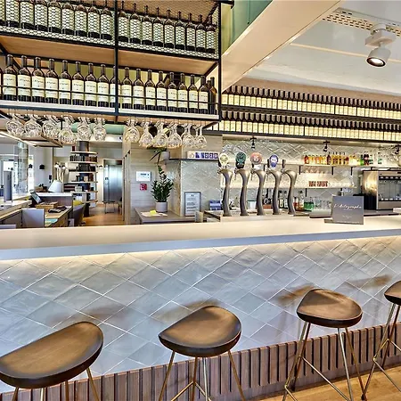 Ibis Styles La Roche-sur-yon Hotel 3*
